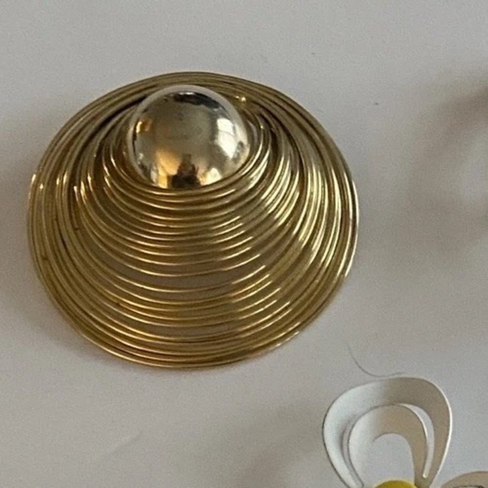 Vintage 60's Round Dome Brooch Pin. Gold Tone 2 1/4" Round Large Mid Century